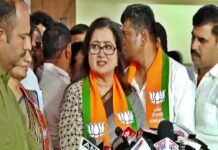 ಅಭಿಷೇಕ್ ಅಂಬರೀಶ್ ಸಿನಿಮಾ ರಂಗದಲ್ಲಿ ಮುಂದುವರಿಯಲಿದ್ದು, ಸದ್ಯಕ್ಕೆ ರಾಜಕೀಯಕ್ಕೆ ಬರಲ್ಲ: ಸುಮಲತಾ ಸ್ಪಷ್ಟನೆ…