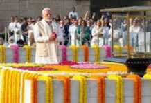 ಗಾಂಧಿ ಜಯಂತಿ 2024: ರಾಜ್ಘಾಟ್ನಲ್ಲಿ ಪ್ರಧಾನಿ ಮೋದಿ ಸೇರಿ ಗಣ್ಯರಿಂದ ಪುಷ್ಪ ನಮನ.