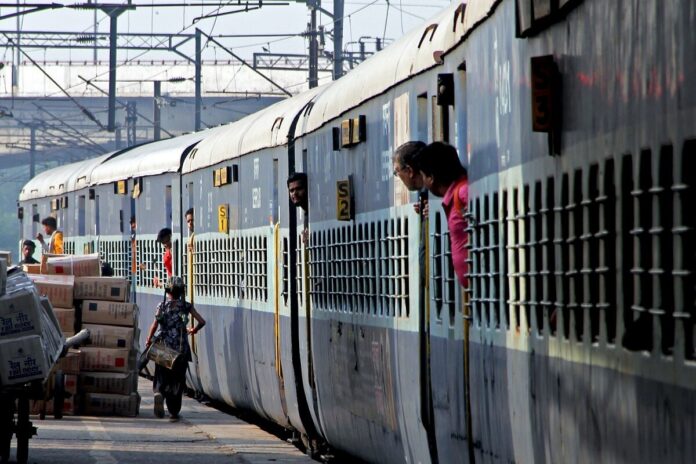 1677596578_Are-you-booking-upper-berth-train-ticket-Know-about-Indian-Railways-rules-for-upper-berth-passengers-3