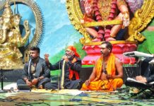 ಶಬರಿಮಲೆಯಲ್ಲಿ ಮಲ್ಲಿಗೆ ಸುಧೀರ್ ತಂಡದವರಿಂದ ಗಾಯನಸೇವೆ ಸಲ್ಲಿಕೆ.