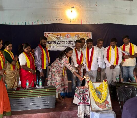 ಮೂಡಿಗೆರೆ: ದಾರದಹಳ್ಳಿ ಸರ್ಕಾರಿ ಶಾಲೆಯಲ್ಲಿ ಜಾನಪದ ಮತ್ತು ಆರೋಗ್ಯ ಅರಿವು ಹಾಗೂ. ಜಾನಪದ ಕಲಾಸಿರಿ ಪ್ರಶಸ್ತಿ ಸಮಾರಂಭ.