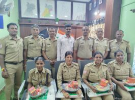 ಕೊಪ್ಪ: ಮಹಿಳಾ ಪೊಲೀಸರ ಮೊಗದಲ್ಲಿ ಹಬ್ಬದ ಕಳೆ; ಬಾಗಿಣ ನೀಡಿ ಗೌರವಿಸಿದ ಪಿಎಸ್ಐ.